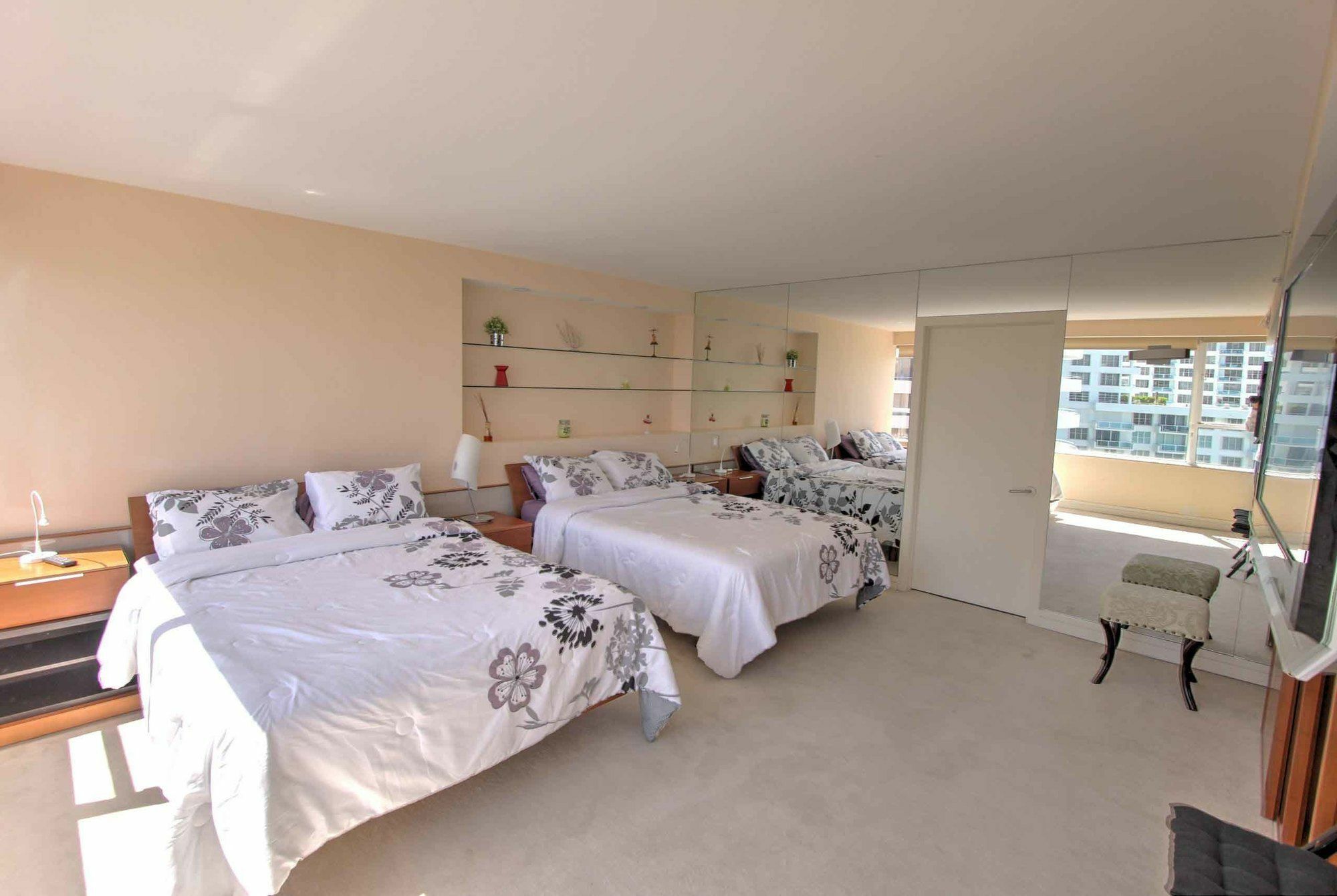 Private Apartments By Vacations On マイアミビーチ エクステリア 写真